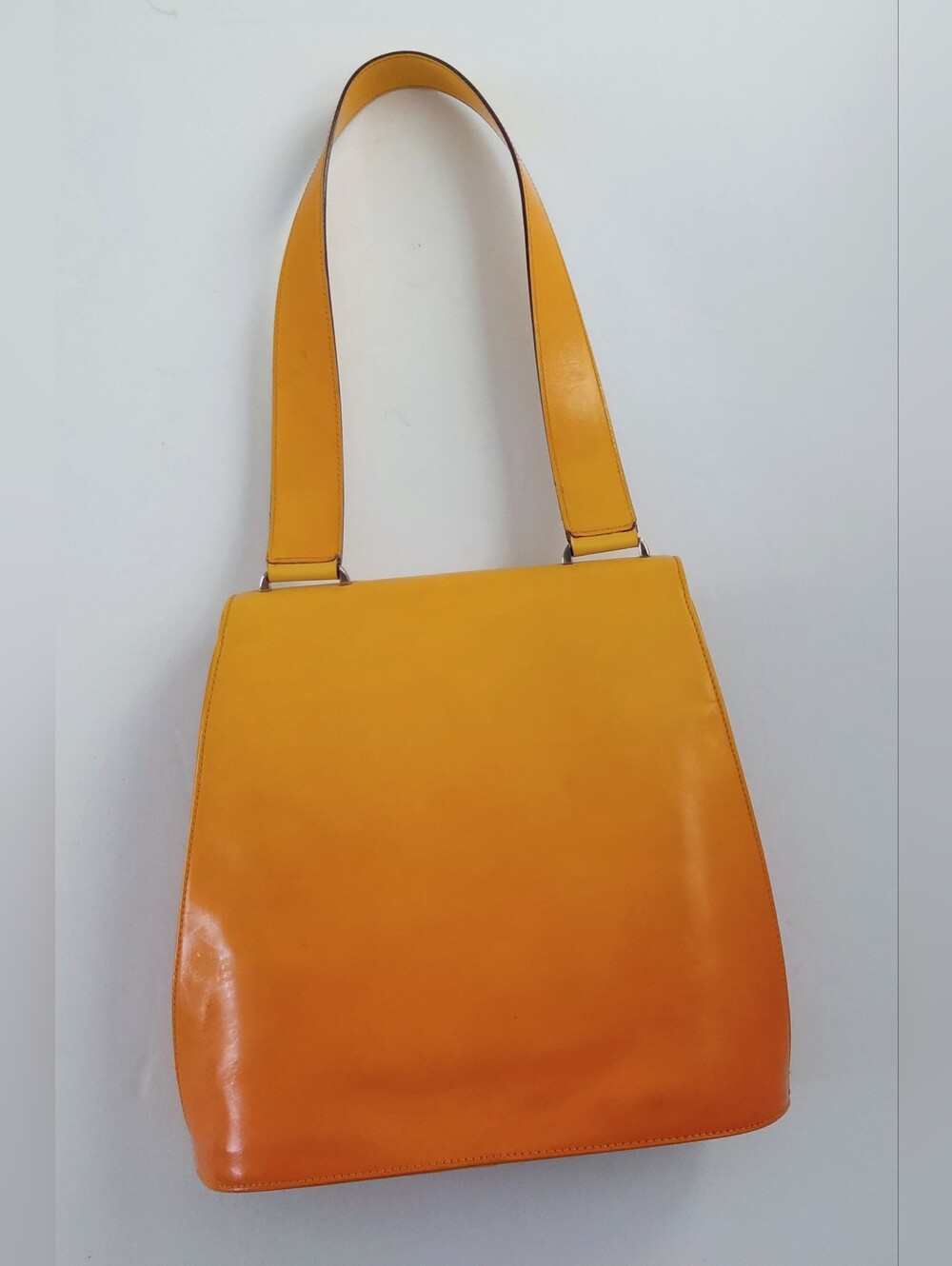 Salvatore Ferragamo Orange Gradient Italian Made Shoulder Bag. Pre-owned. - Picture 2 of 11